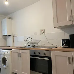 https://central-london-flat-near-borough-station-se1.brighton-hotels-england.com